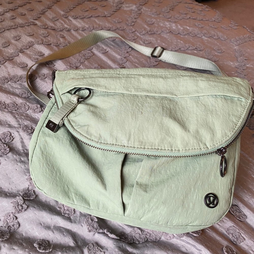 LULULEMON ALL NIGHT FESTIVAL BAG *5L
